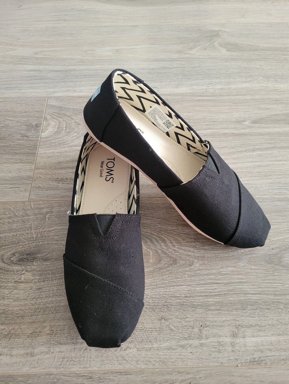 New Toms Slip On Shoes Size 8.5